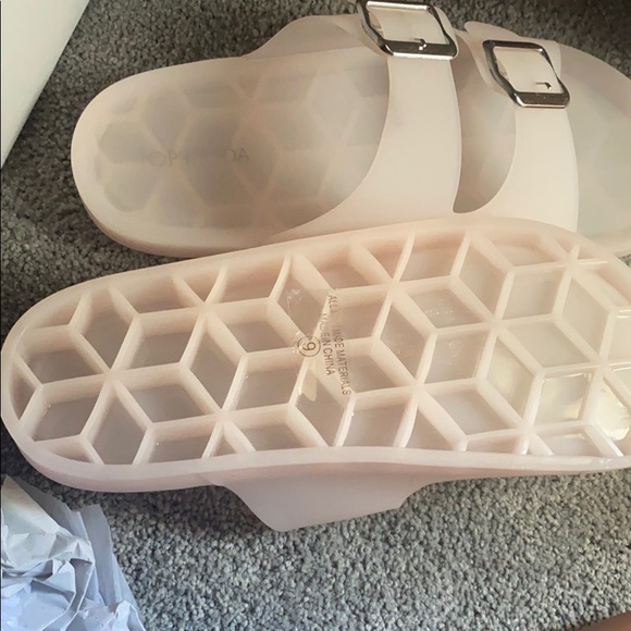 Sandals - Picture 2 of 2